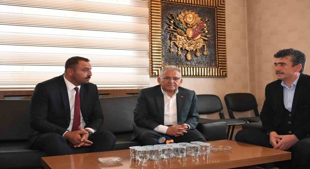 Başkan Büyükkılıçtan Sarıoğlanda yatırım değerlendirme toplantısı