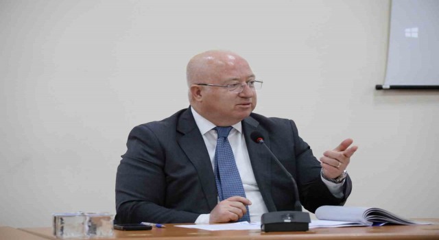 Başkan Gümüşten meclis üyelerine deprem bilgilendirmesi
