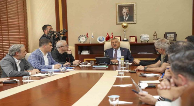 Başkan Karalar, Deprem Dirençli Adana için bilim insanlarıyla çalışma başlattı