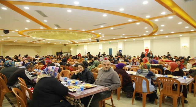 Başkan Kibar: Her gün bin 300 vatandaşımız iftar soframızda buluşuyor