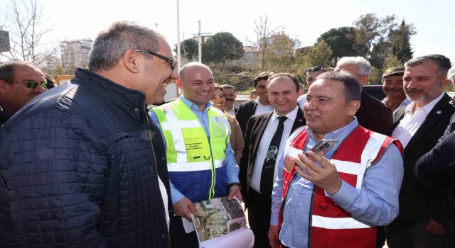 Başkan Muhittin Böcek Serikte çalışmaları yerinde inceleyip bilgi aldı