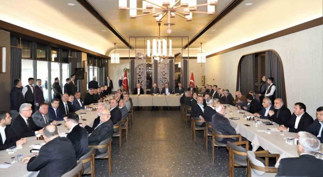Başkan Sadıkoğlu, geçici ticaret alanları talebini Bakan Muşa iletti