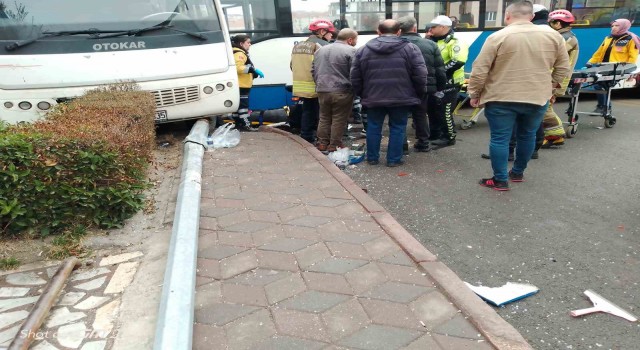 Başkentte EGO otobüsü minibüs ile çarpıştı: 4 yaralı