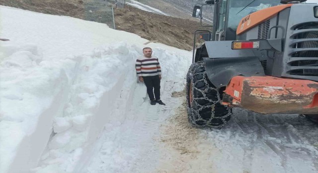 Batmanda 3 aydır kar nedeniyle kapalı olan yol 2 günde açıldı