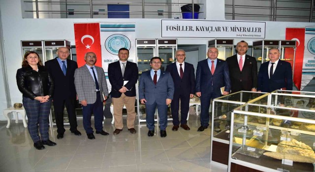 BAÜNde Rektör Oğurlunun fakültelere ziyareti devam ediyor