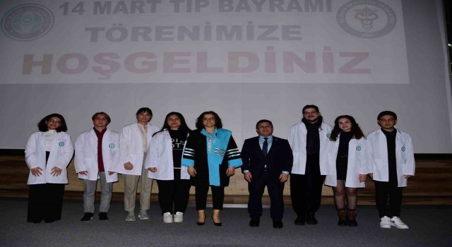BAÜNde Tıp öğrencileri beyaz önlük giydi