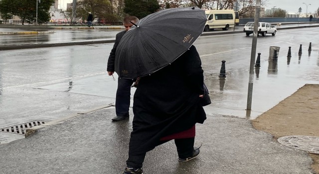 Bayburtta yağmur yüksek kesimlerde kar bekleniyor