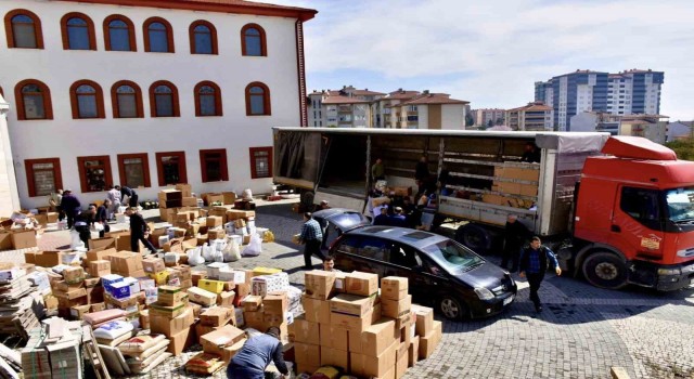 Bilecikten deprem bölgesine kuru gıda yardımı