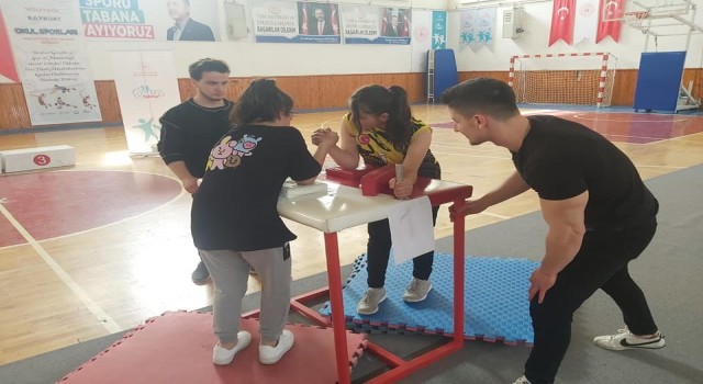 Bilek güreşi müsabakaları tamamlandı