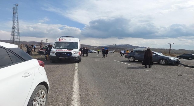 Bingölde trafik kazası: 5 yaralı