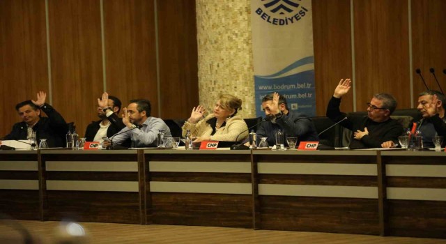 Bodrumda Belediye Meclisi saygı duruşu ile başladı