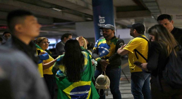 Bolsonaro 3 ay sonra Brezilyaya döndü