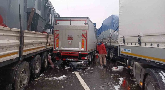 Bolu TEMde feci kaza: 58 araç karıştı, 10 kişi yaralandı