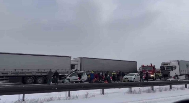 Boluda büyük trafik kazası, Ankara istikametine TEM otoyolu trafiğe kapandı