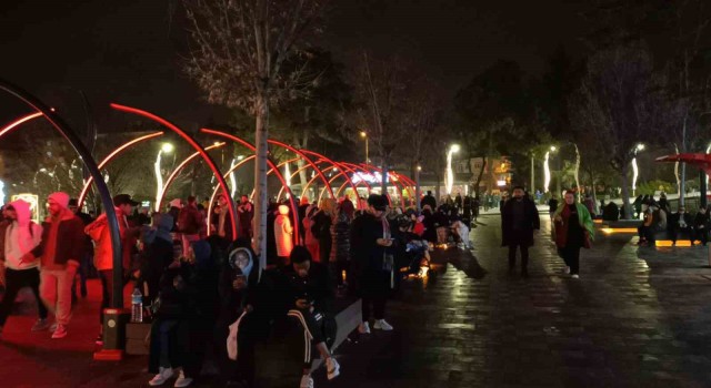 Boluda depremi yaşayan vatandaşlar evlerine girmeye korkuyor