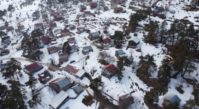 Bolunun yüksek kesimlerinde karlar erimeye başladı