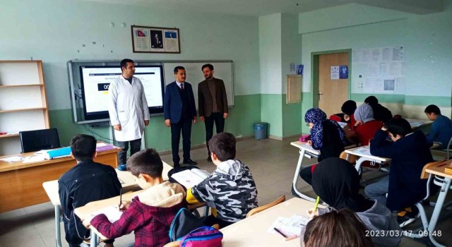 Bolvadinde Liselere Geçiş Sistemi (LGS) deneme sınavı yapıldı