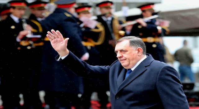 Bosnalı Sırp lider Milorad Dodikten Bosna Hersekten ayrılma tehdidi