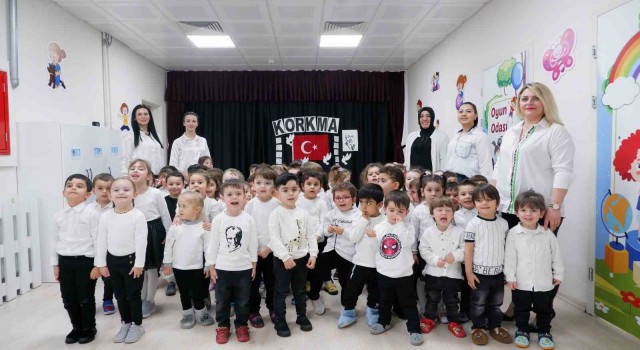 Bozüyük Belediyesi Gündüz Çocuk Oyun ve Bakımevinin minik öğrencileri İstiklal Marşını okudular