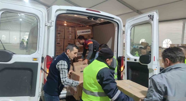 Bozüyük Belediyesinden deprem bölgesine mont yardımı