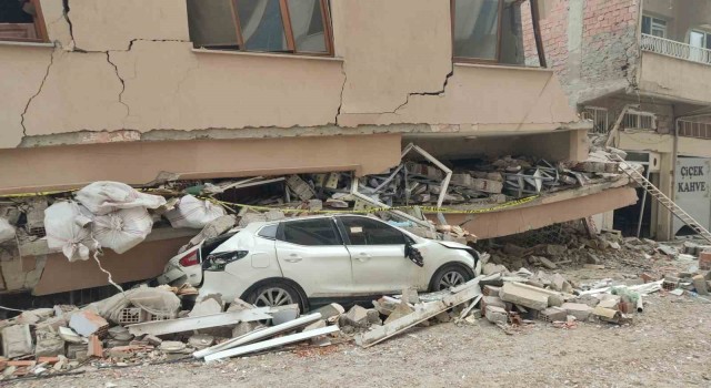 Bu binadan 5 aile de sağ çıktı