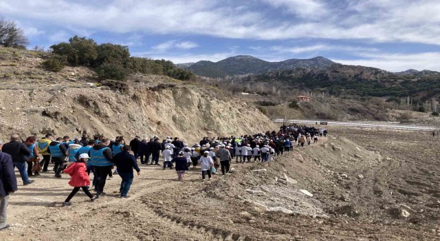 Burdurda deprem şehitleri anısına hatıra ormanı