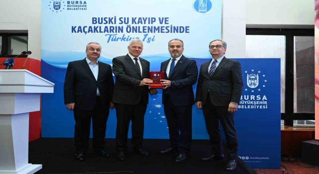 Bursa kayıp kaçakla mücadelede açık ara önde...Başkan Aktaştan BUSKİ ekibine teşekkür