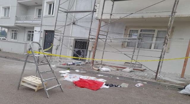 Bursada 7 metre yükseklikten düşen boyacı hayatını kaybetti