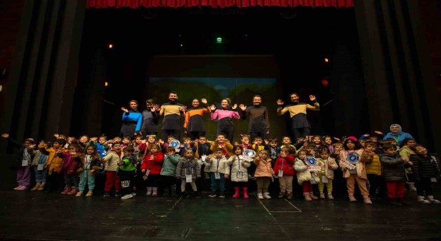 Bursada perde çocuklar için açıldı
