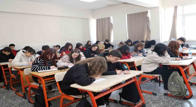 Bursadan Vana uzanan mektup kardeşliği ikinci yılında