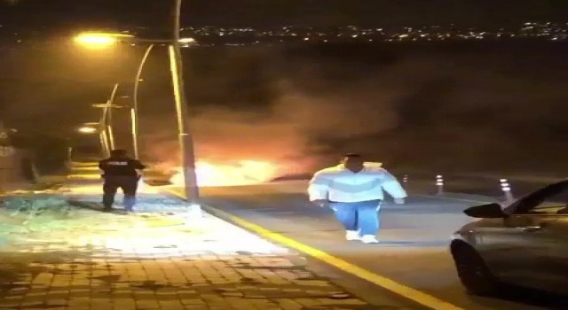 Büyükçekmecede alev topuna dönen otomobil kamerada