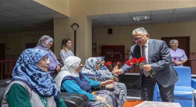Büyükkılıç: Dua kaynağı yaşlı çınarlarımızın Yaşlılara Saygı Haftasını kutluyorum