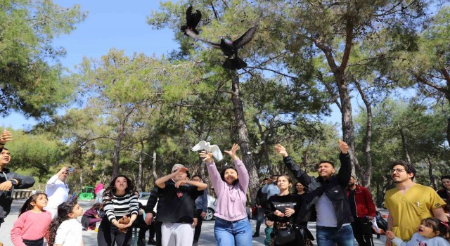 Büyükşehirden depremzedelere moral gezisi
