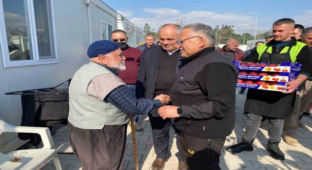 Büyükşehirden gıdadan giyime, barınmadan altyapıya kadar deprem bölgelerine güçlü destek