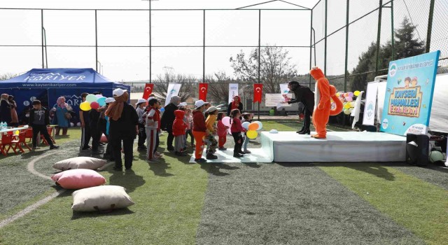 Büyükşehirin Kayseri Mahallesi Etkinliğine Cumhurbaşkanı Tatar katıldı
