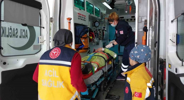 Çalıştığı beton mikserinin üzerinden düşen işçi yaralandı