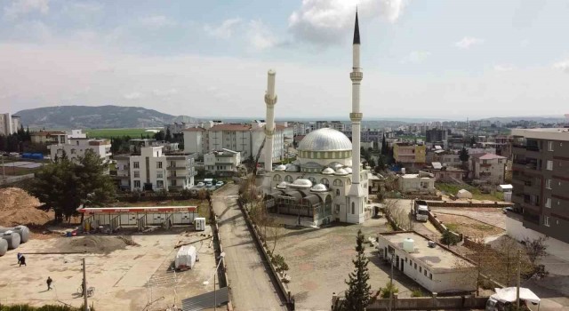 Cami minareleri yıkılıyor