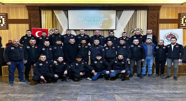 Can kurtaran ekiplerden depremzede çocuklar için kampanya