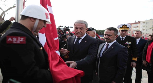 Çanakkale Deniz Zaferinin 108inci yılı çelenk sunumu ile başladı