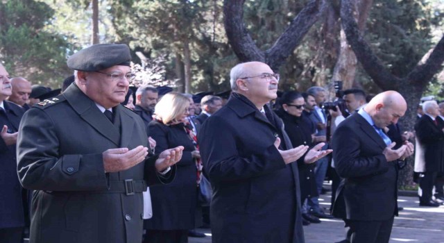 Çanakkale şehitleri İzmirde törenle anıldı