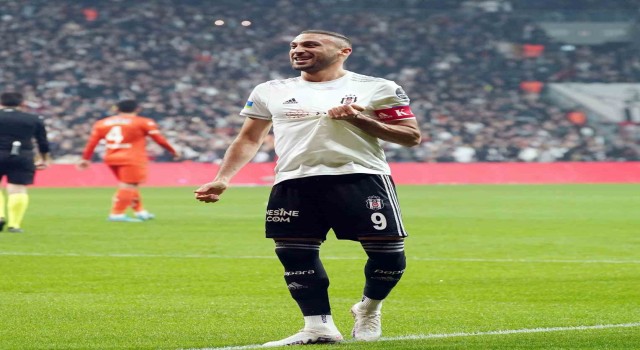 Cenk Tosun: “Beşiktaşta kalıyorum”
