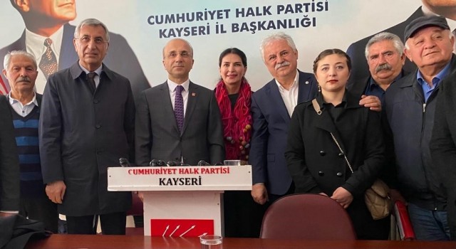 CHPde Aşkın Genç, aday adaylık başvurusunu yaptı