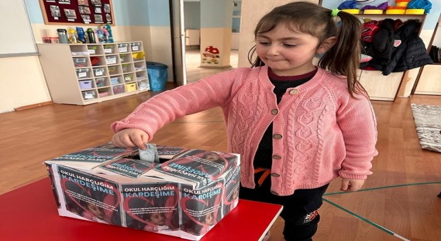 Çıldırlı öğrencilerden depremzede kardeşlerine nakdi yardım