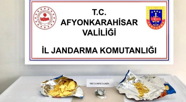 Cips poşetinden uyuşturucu çıktı