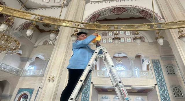 Çorumda cami ve mescitler temizlendi