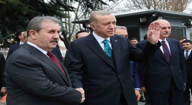 Cumhurbaşkanı Erdoğan, BBP Genel Başkanı Desticiyi ziyaret etti