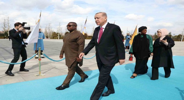 Cumhurbaşkanı Erdoğan, Brunei Darusselam Sultanı Waddaulahı resmi törenle karşıladı
