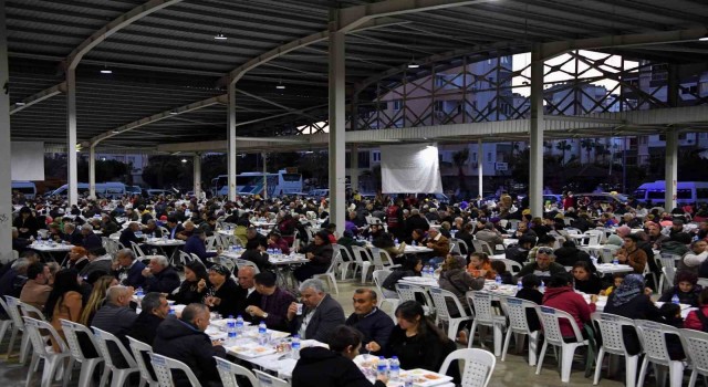 Dayanışma sofrası Öğretmenevleri Mahallesinde kuruldu
