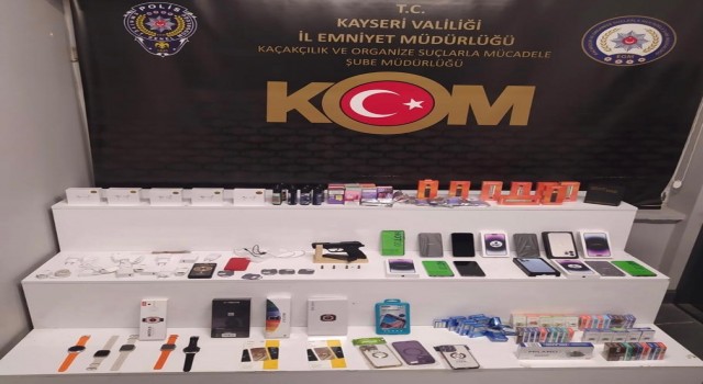 Depo gibi araca kaçakçılık operasyonu: 1 Gözaltı