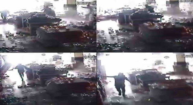 Deprem anına ait yeni görüntü: Raflar ürünler devrildi, insanlar panikle kaçtı